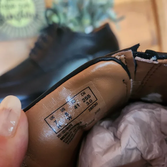 Clarks 💙 NWOB Tilden Walk Oxford  Dress Shoe Black Leather Square Runoff Toe 8W - Picture 9 of 11